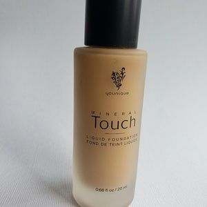 Younique Liquid Foundation in Taffeta